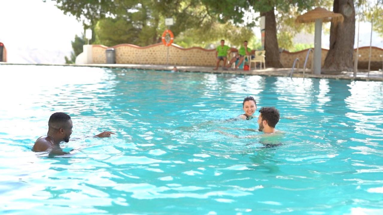 Balneario De Alicun De Las Torres Villanueva de las Torres Esterno foto