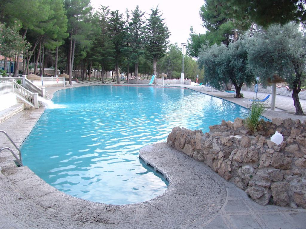 Balneario De Alicun De Las Torres Villanueva de las Torres Esterno foto