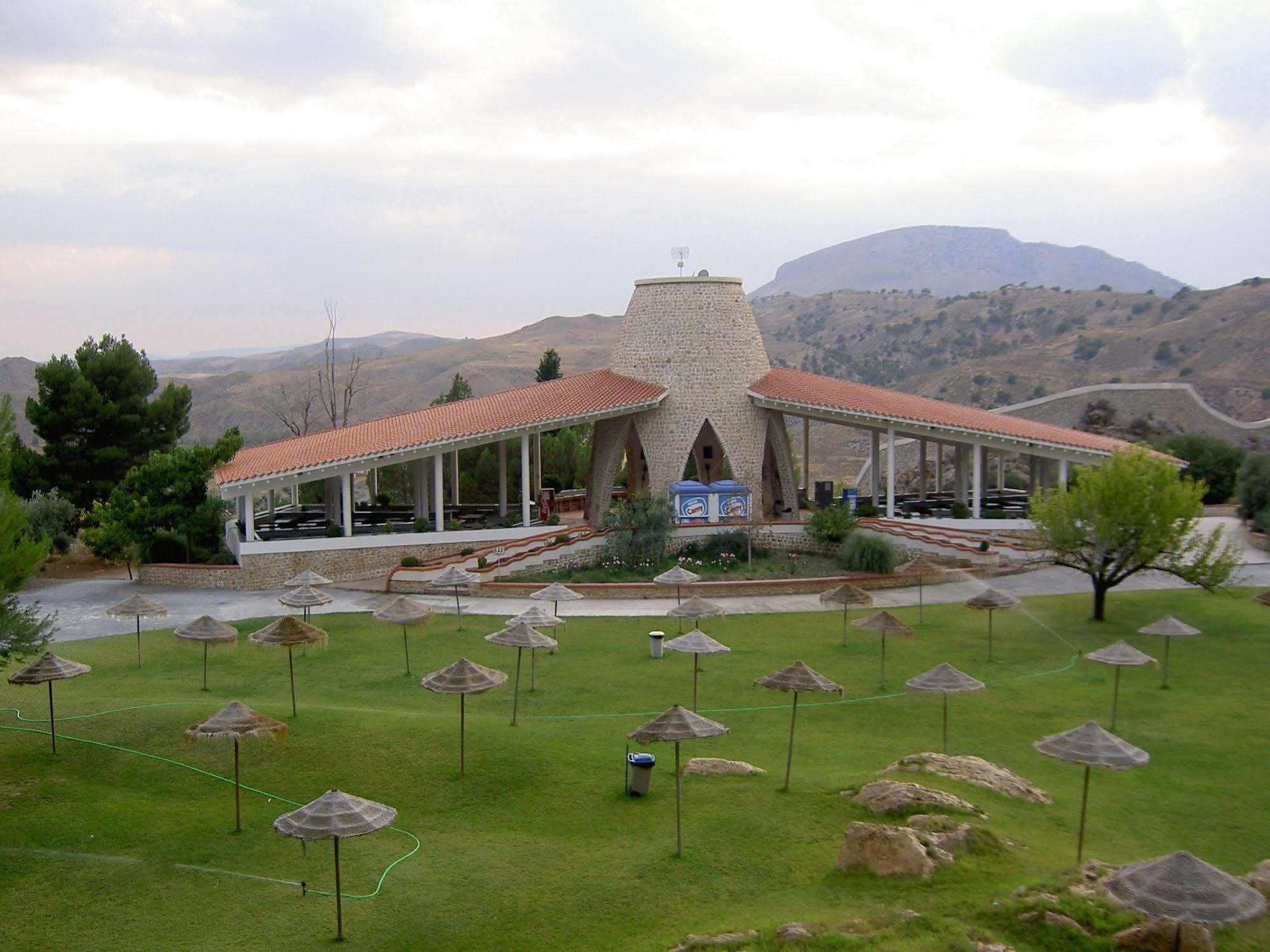 Balneario De Alicun De Las Torres Villanueva de las Torres Esterno foto